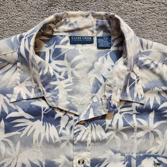 Cache Creek Hawaiian Button Up Shirt Large Blue Floral Short Sleeve Lightweight - Picture 6 of 13